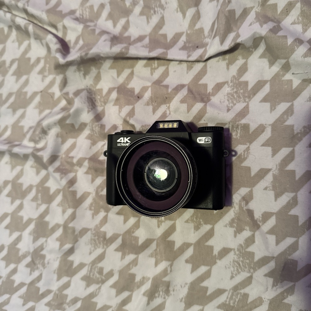 4K Ultra HD Black Camera with WiFi
